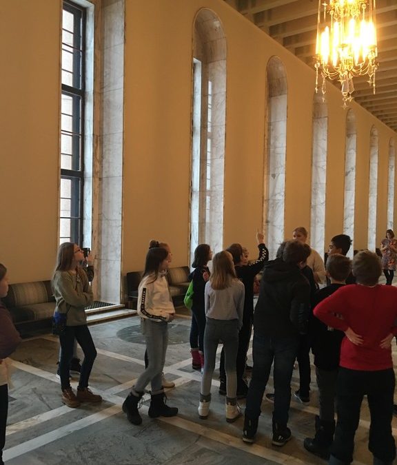 5B tutustumassa Eduskuntataloon 1. helmikuuta 2019