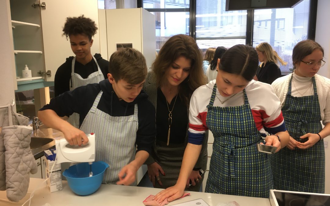 Ranskan valtiosihteeri Marlène Schiappa vieraili HRSK:ssa tasa-arvokasvatusta seuraamassa